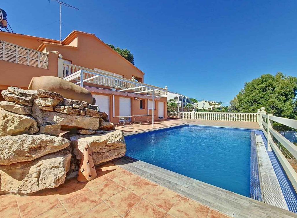 Villa avec vue sur la mer à vendre à Las Rotas Dénia