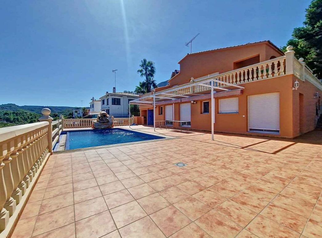 Villa avec vue sur la mer à vendre à Las Rotas Dénia