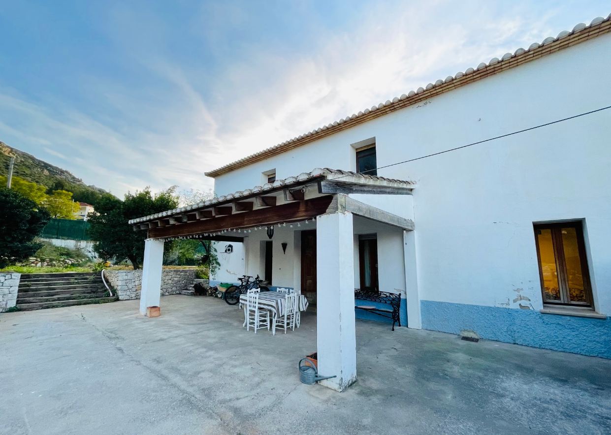 Country house with pool for sale in Pedreguer