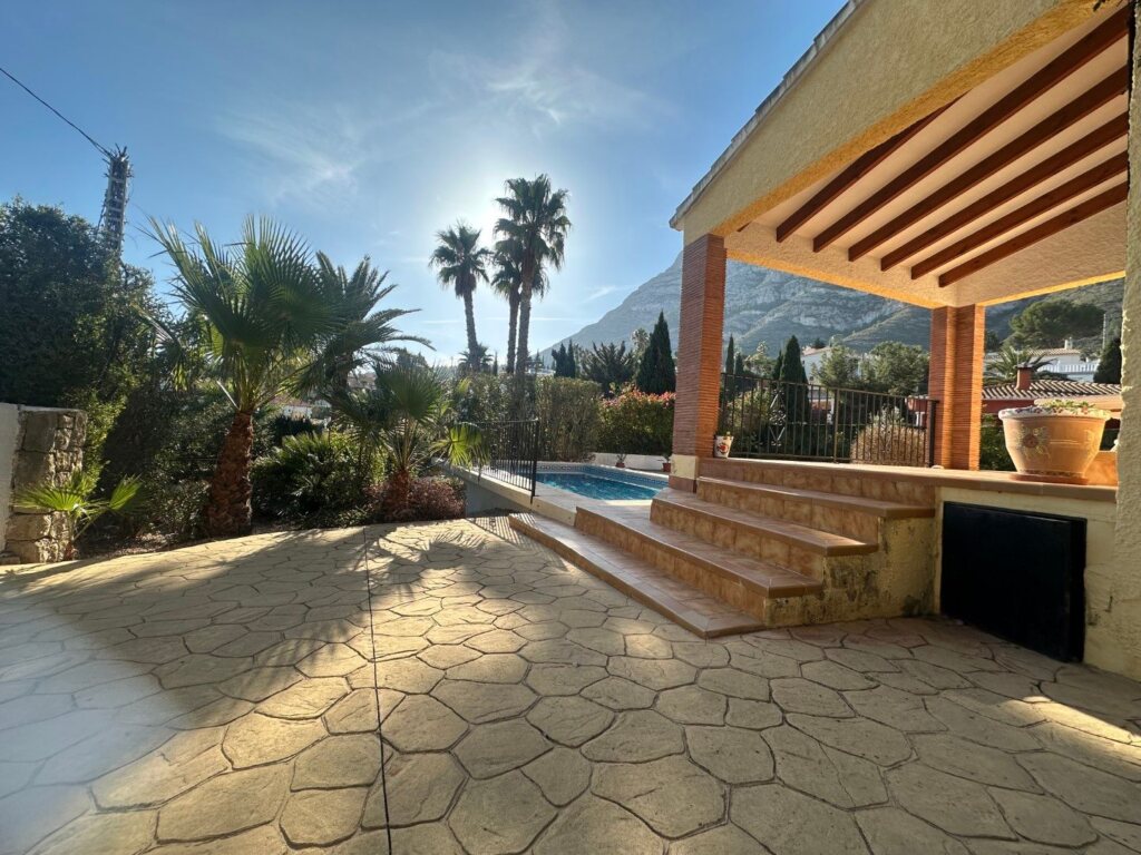 Villa mit Pool zu verkaufen in Dénia - Zona Montgo
