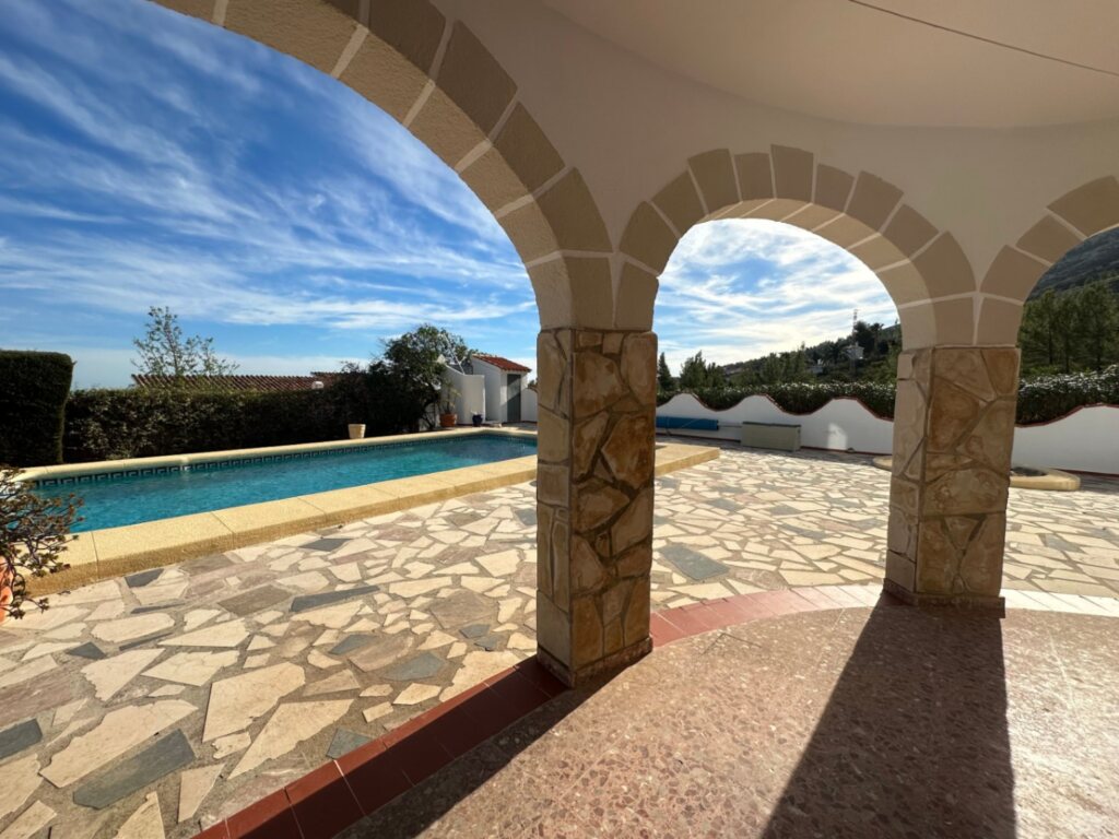 Villa with sea views for sale in Dénia