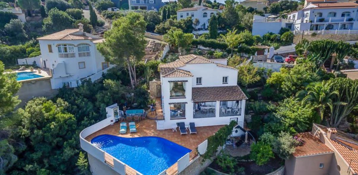 Villa with pool for sale in Pedreguer - Urb. Monte Pedreguer