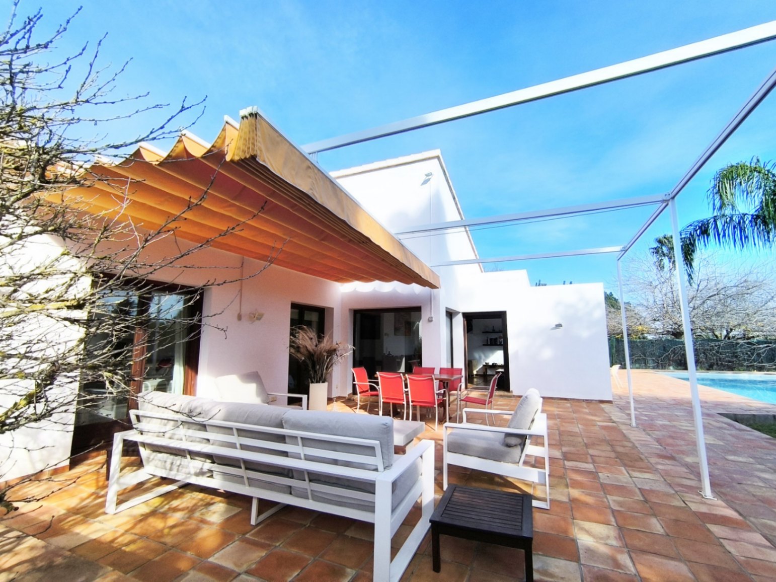 Villa con piscina privada en venta Ondara