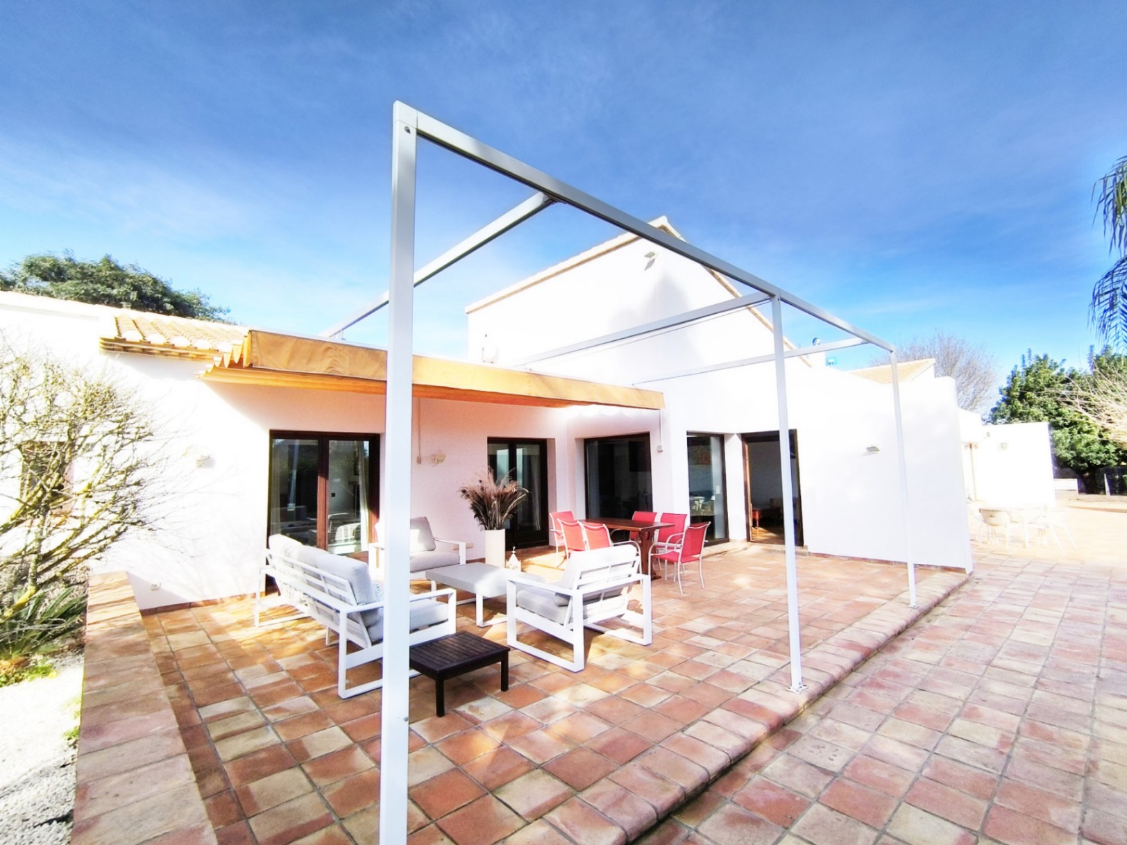Villa con piscina privada en venta Ondara