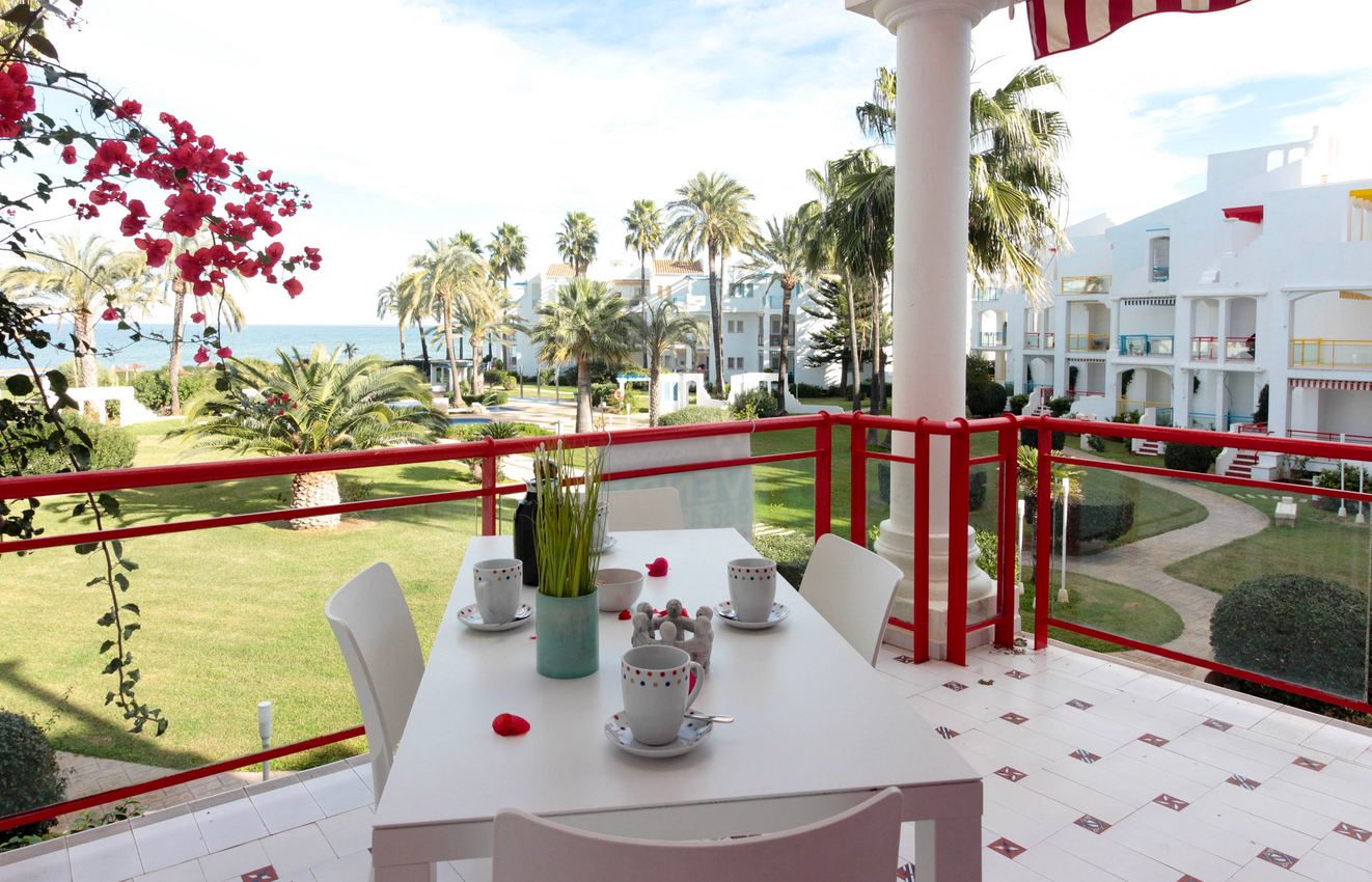 Vordere Wohnung zum Meer in Dénia - Urb. Der Pool