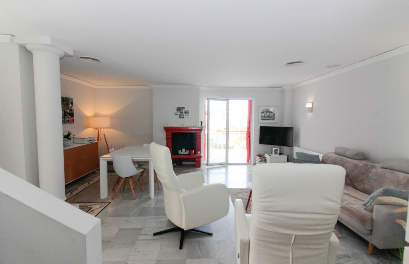 Vordere Wohnung zum Meer in Dénia - Urb. Der Pool