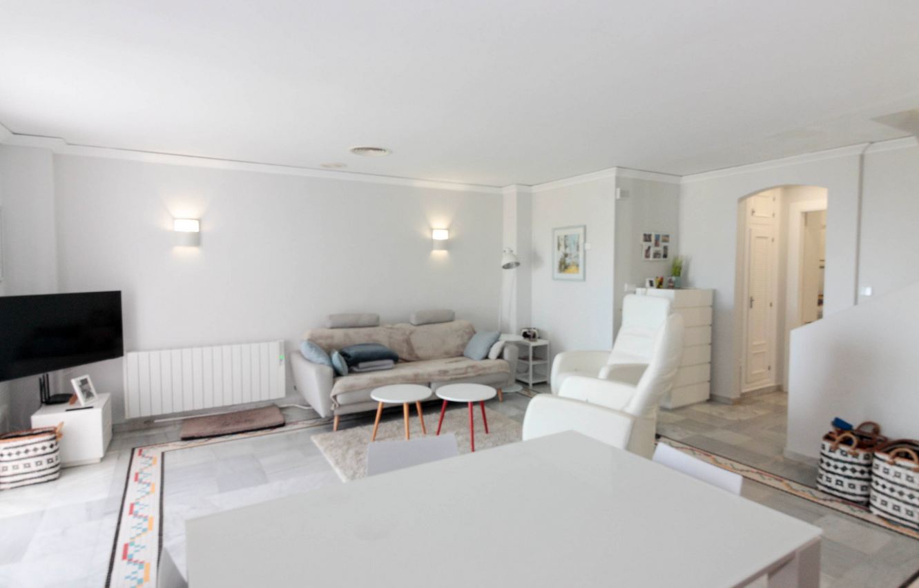 Vordere Wohnung zum Meer in Dénia - Urb. Der Pool