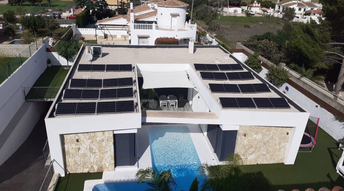 Moderne Villa mit Pool zum Verkauf Dénia