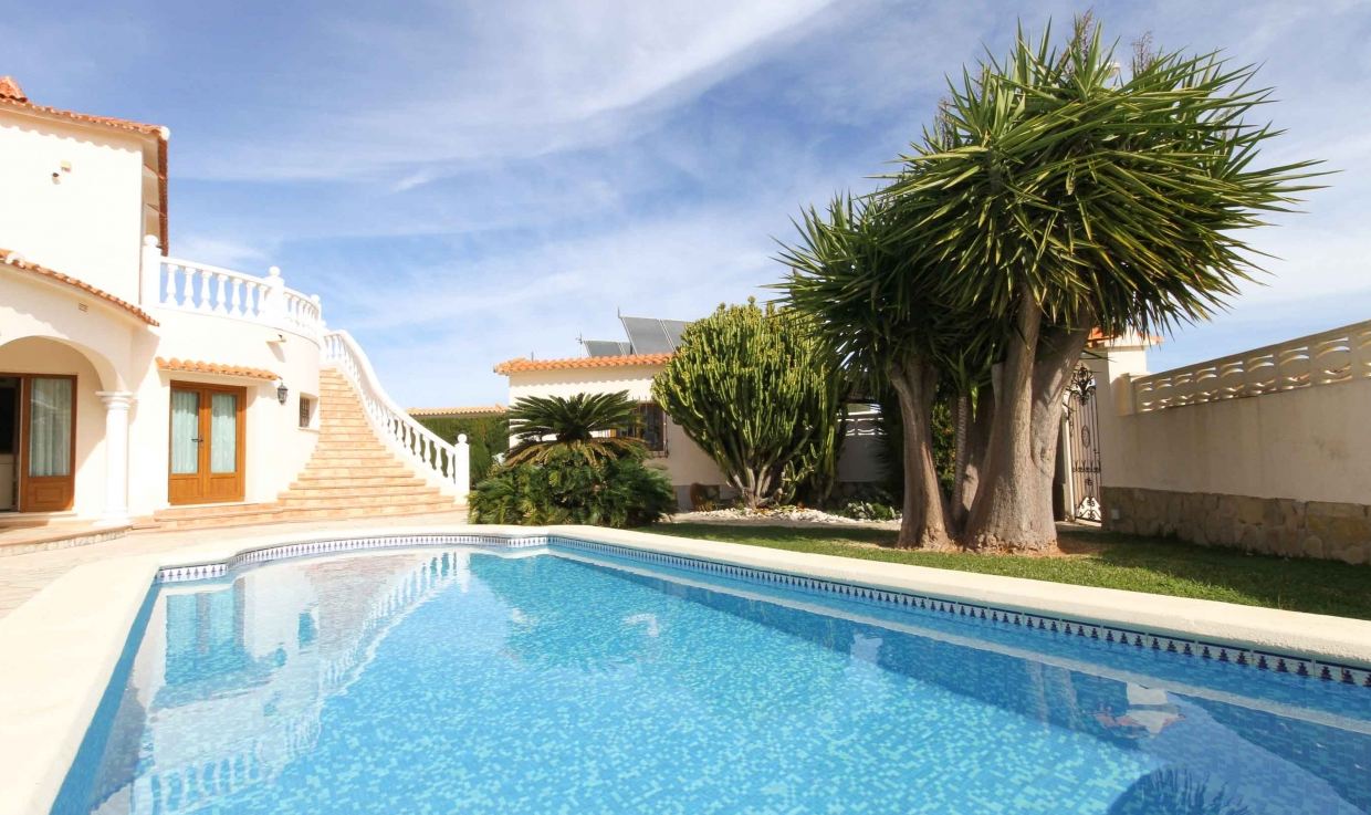 Villa en venta en Dénia playa de Las Marinas