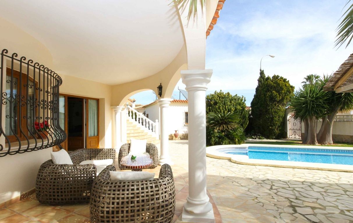 Villa en venta en Dénia playa de Las Marinas
